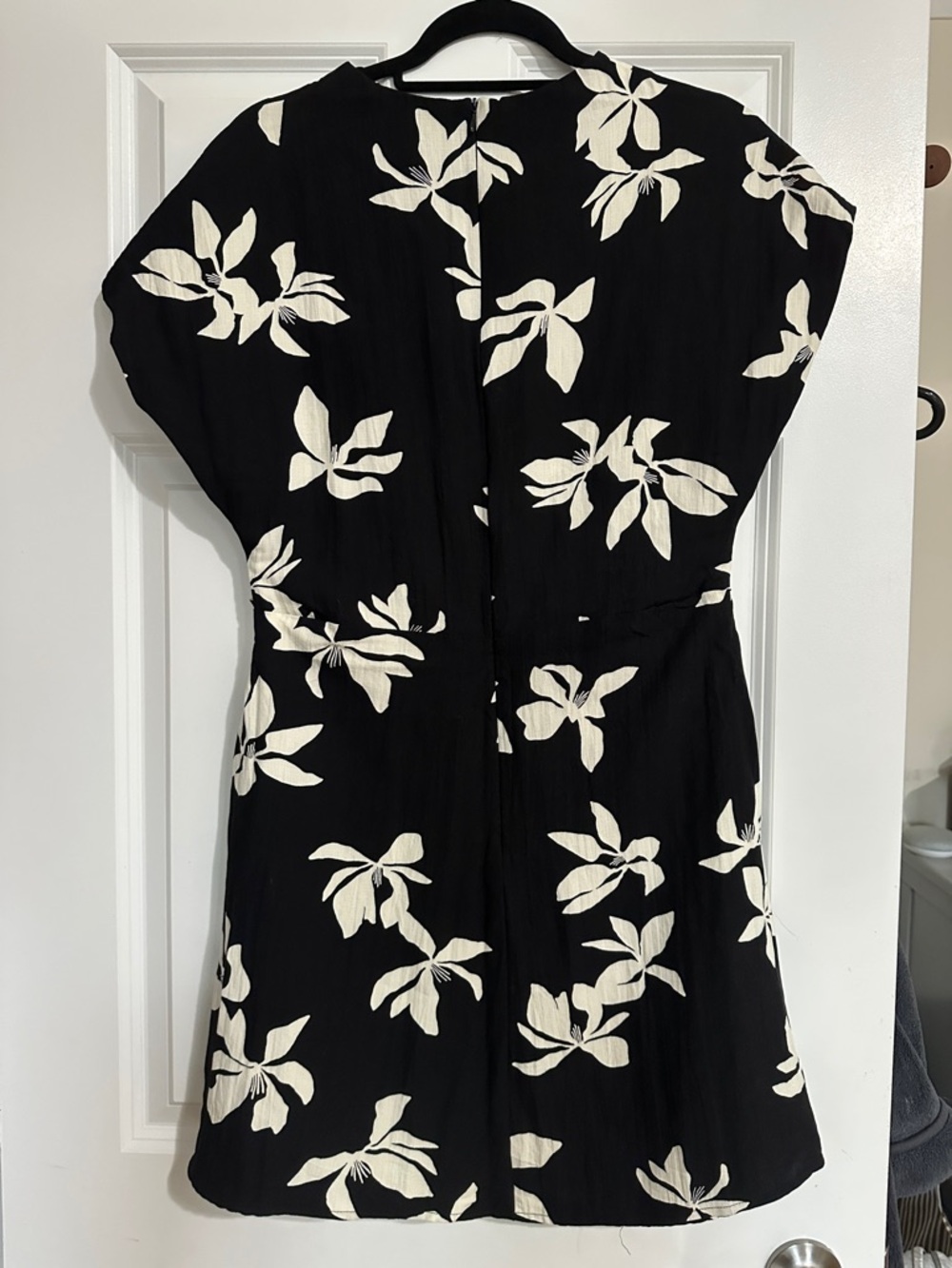 H&M DRESS - Picture 3 of 7